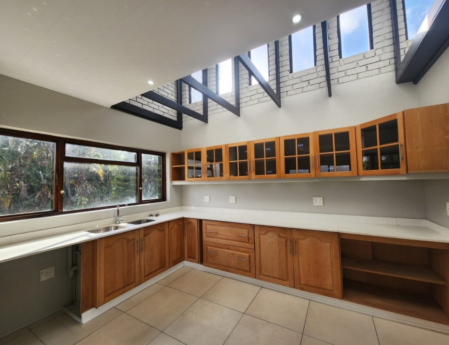 5 Bedroom Property for Sale in Loerie Park Western Cape